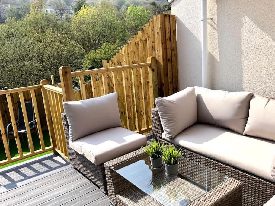 Rhondda Valleys With Breathtaking Riverside Views Llwynypia Exterior photo